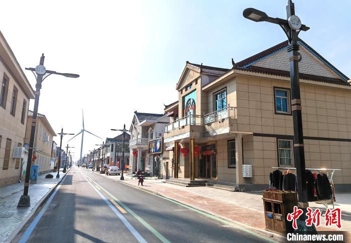巴斗村处处散发着浓浓渔村风情。　谷华 摄
