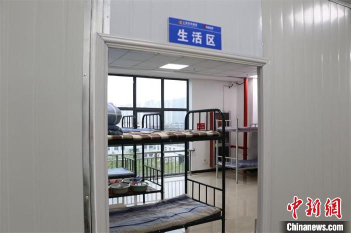 工作人员休息的生活区。　张煜欢 摄