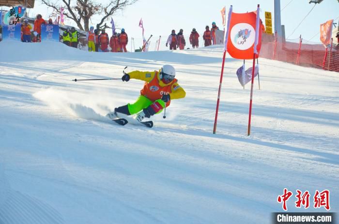 滑雪爱好者享受冰雪乐趣。(资料图) 吉林省文化和旅游厅供图