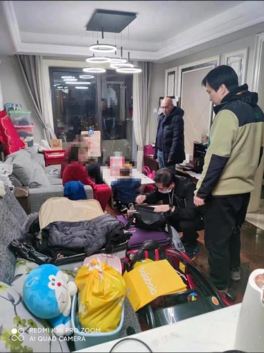 警方查获的“基因保健品”和抓获的犯罪团伙 本文图均为上海市公安局供图