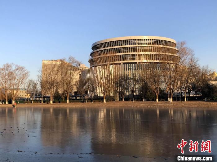 正在建设中的国家科技传播中心。　中新社记者 孙自法 摄