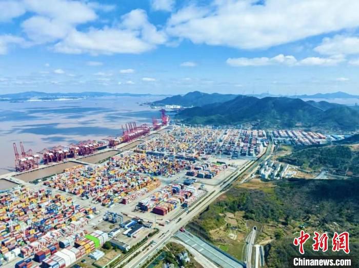 宁波舟山港。　汤健凯 摄