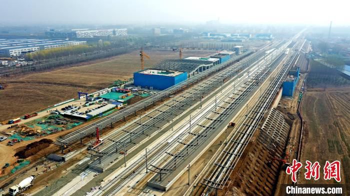 图为京唐城际铁路香河站及四座站台建设全景。　安青松 摄