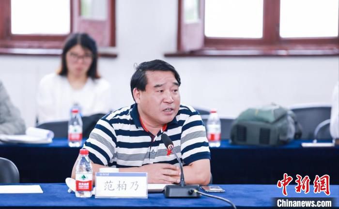 浙江大学公共政策研究院副院长、九三学社浙江省委会副主委范柏乃。　受访者 供图