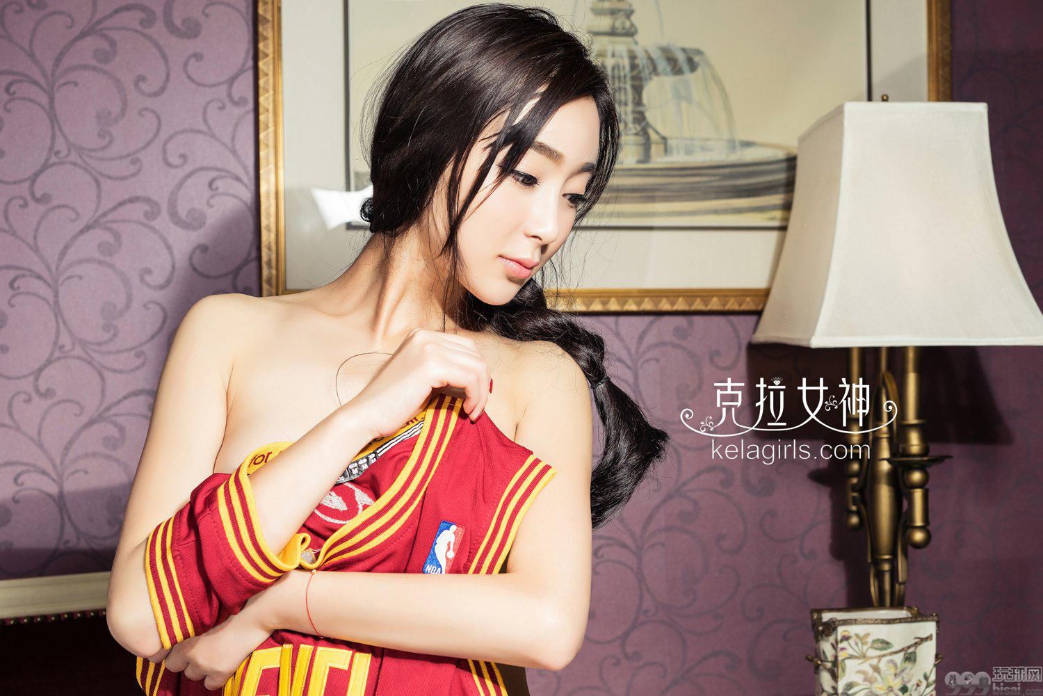 克拉运动女神依依《致敬詹皇》23号球衣_4
