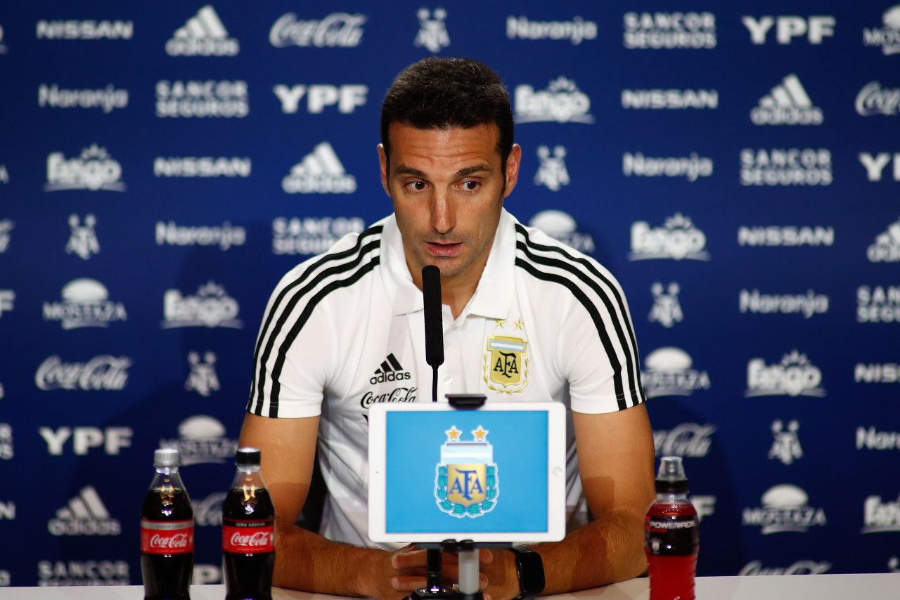 阿媒：阿根廷明日公布美洲杯名单，罗梅罗能否入选取决于伤势如何
