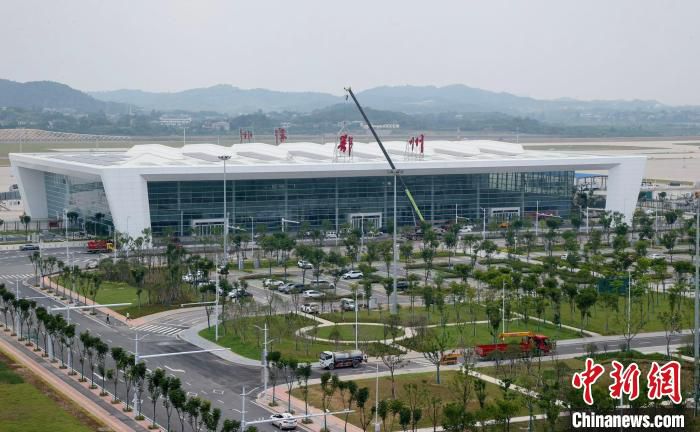 图为航拍鄂州花湖机场 张畅 摄