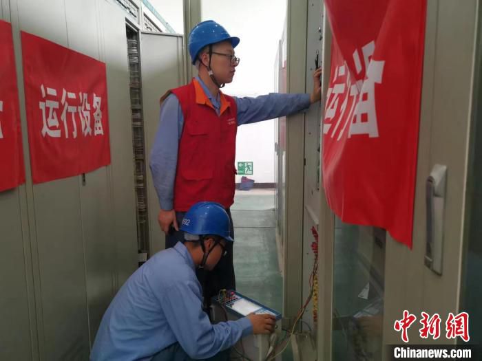 参加工作以来,马超年均外出工作168天。 张阳 摄 参加工作以来,马超年均外出工作168天。 张阳 摄