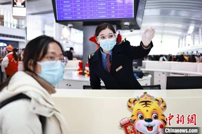 图为2022年春运的一瞬间。　苏志刚 摄