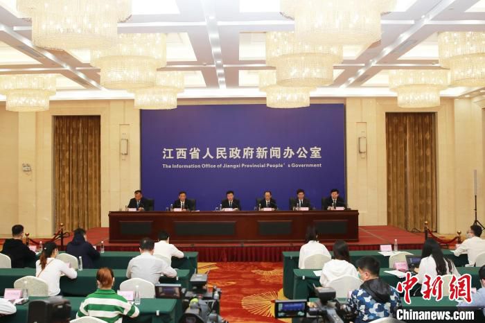 4月12日上午，江西省应急管理领域贯彻落实发展和改革双“一号工程”新闻发布会在南昌举行。　刘松 摄
