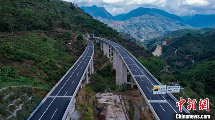 图为云南蔓金高速公路。　云南建投集团供图