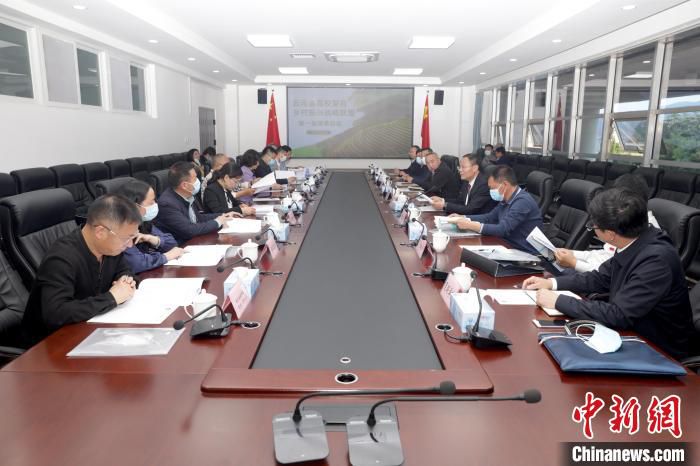 图为云南省高校服务乡村振兴战略联盟第一届理事会召开第一次会议。　云南农业大学供图