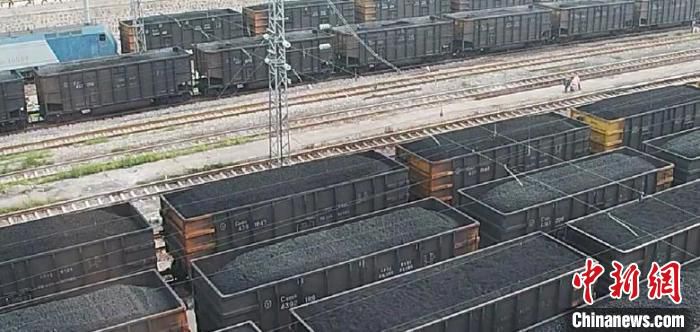 太原铁路部门保运电煤。　任丽娜 摄