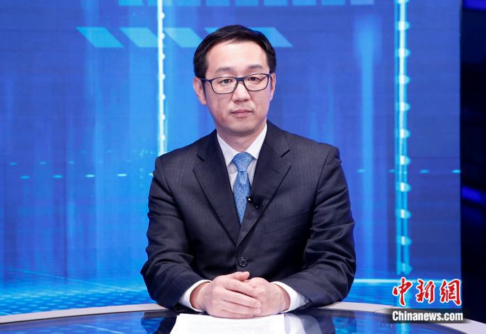 中金研究院董事总经理赵扬在《中新财经·中国经济“新”观察》栏目现场。 中新社记者 李骏 摄