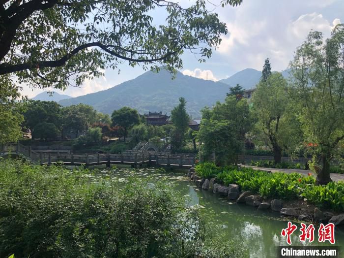 宁波农村 方堃 摄