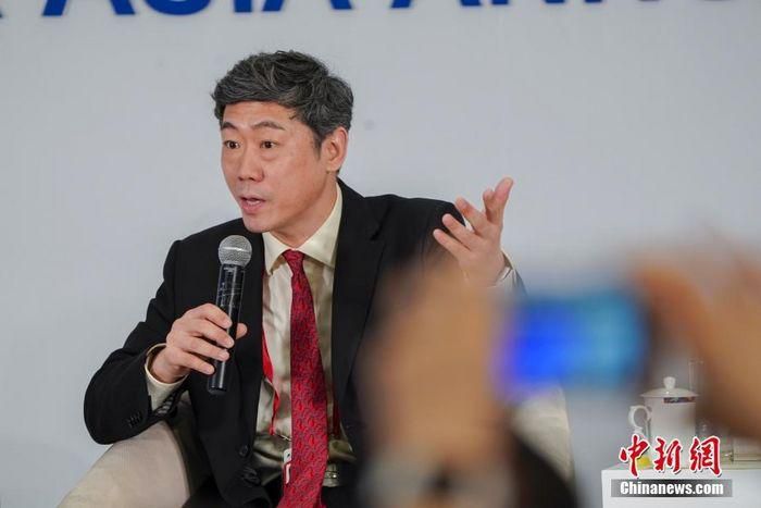 李稻葵。(资料图)中新社记者 骆云飞 摄