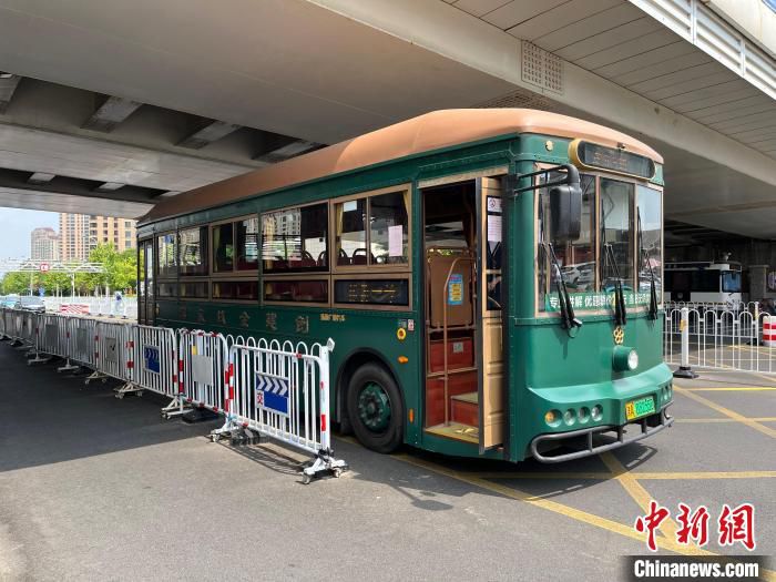 仿古铛铛车 河北区委宣传部供图