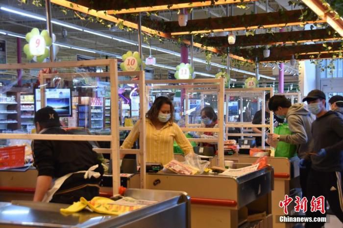 资料图：美国一超市。中新社记者 沙晗汀 摄