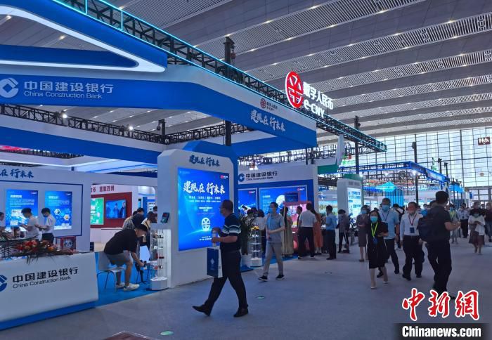 图为2022西部数字经济博览会现场。　杨英琦 摄