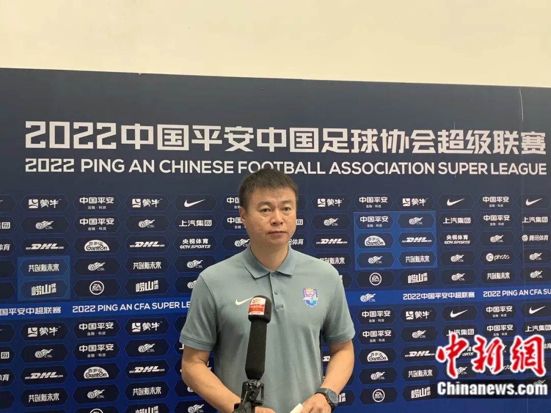 天津津门虎主帅于根伟。中新网记者 卞立群 摄