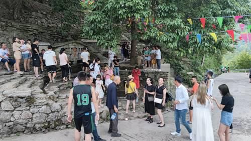 　　图：焕河村借短视频、直播发展文旅产业，当地迎来新发展支点。