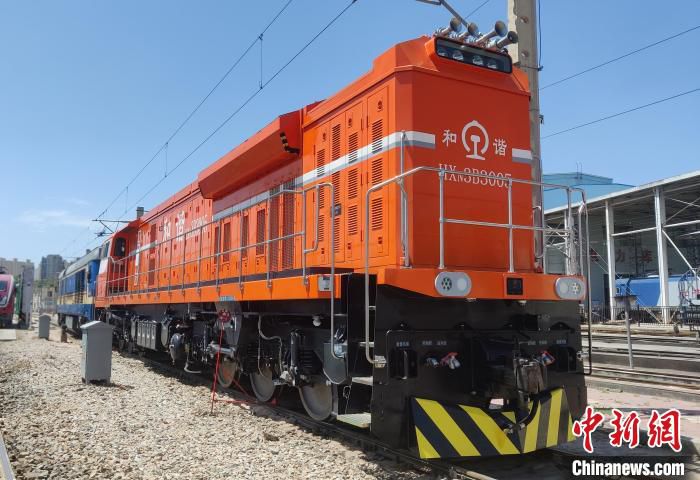 图为大功率交流传动调车机车。　白鹏海 摄