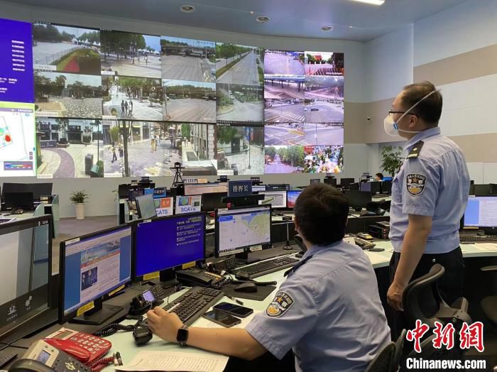 上海浦东警方与运营方积极协作配合，在保证安全、有序的前提下助力企业恢复运营。　上海浦东警方供图