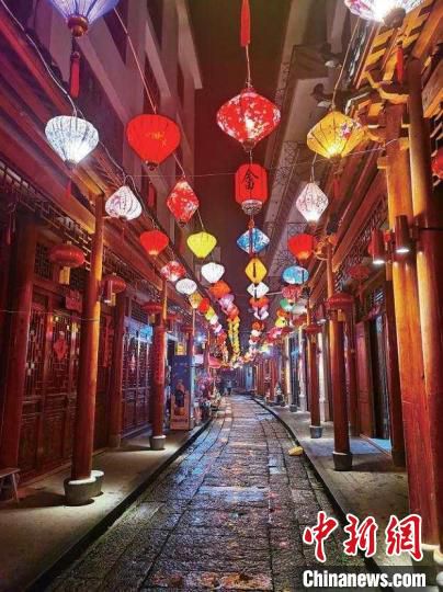 平阳青街畲族乡夜景 乐清市融媒体中心供图
