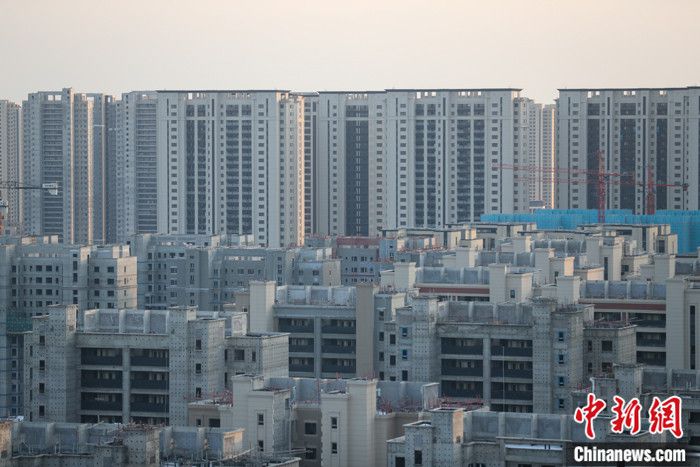 图为辽宁沈阳市一处在建楼盘。 中新社记者 于海洋 摄