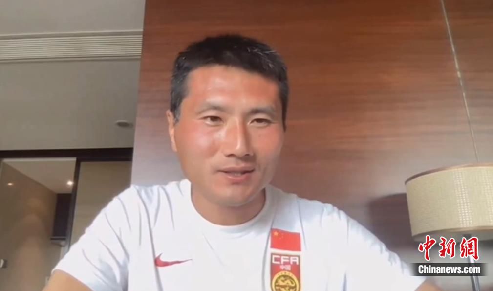邵佳一接受中新网采访。