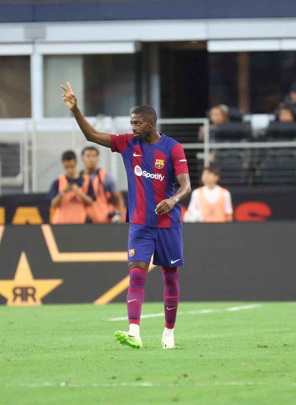 奧士文丹比利(Ousmane Dembélé)窄角度射入開紀錄。路透社