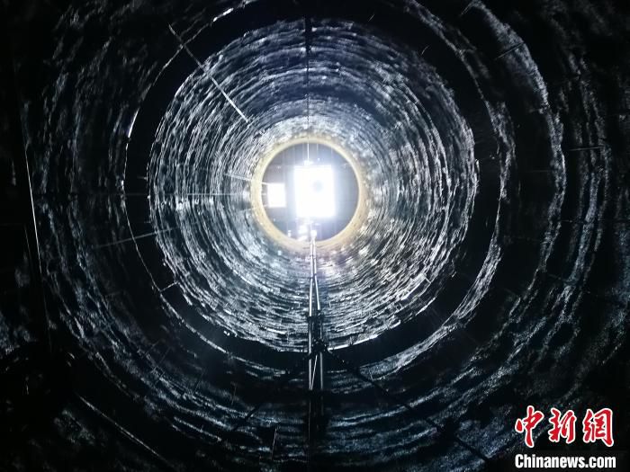 图为城开高速特长隧道的竖井。　重庆高速工程顾问有限公司供图