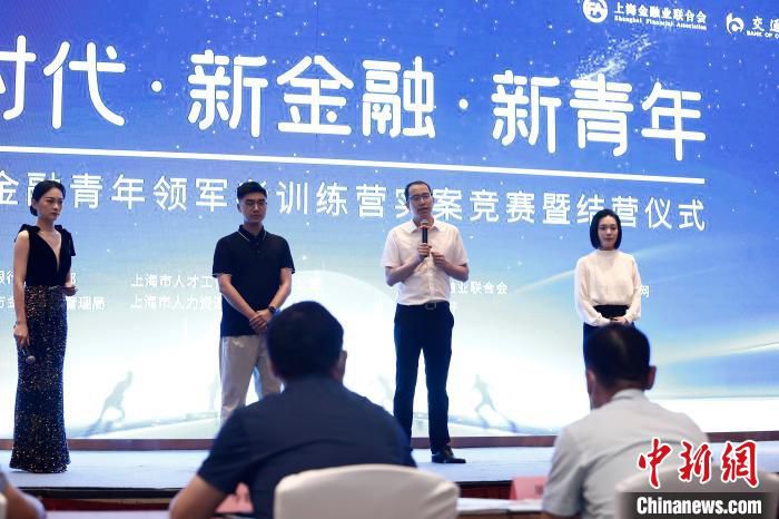 图为《AI理财师》团队成员。　殷立勤 摄 摄