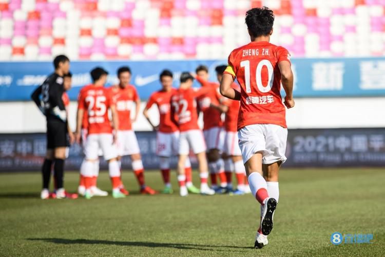 足球报：广东4中超队除梅州不欠薪外，其他三队都遇到了经济困难