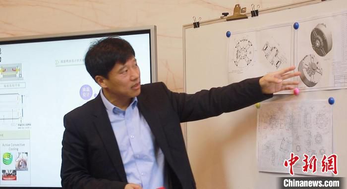 刘栋良讲解电机的相关知识。　受访者供图