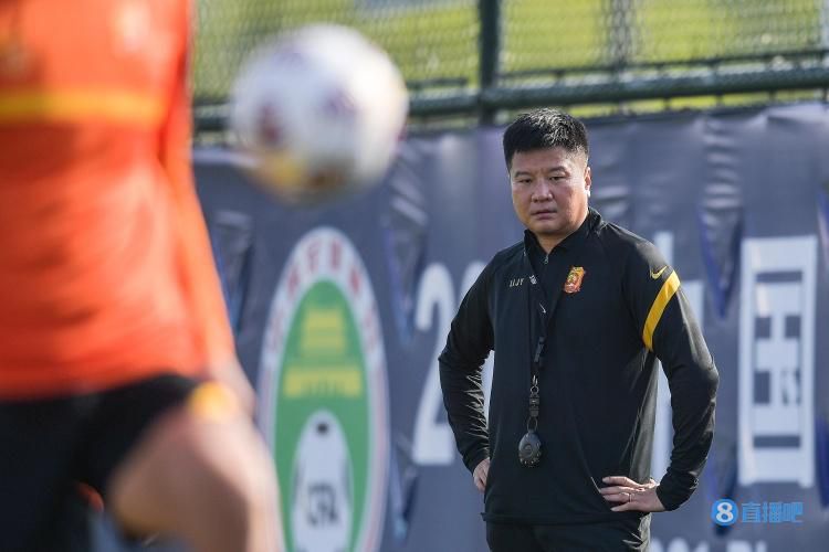 足球报：李金羽首任中超队正式主帅，若率武汉保级有望继续执教