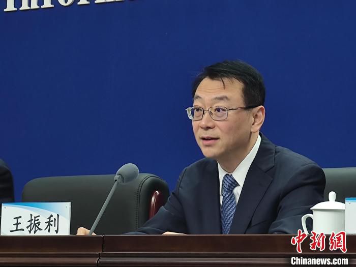图为河南省商务厅厅长、河南省自贸办主任王振利。　阚力 摄