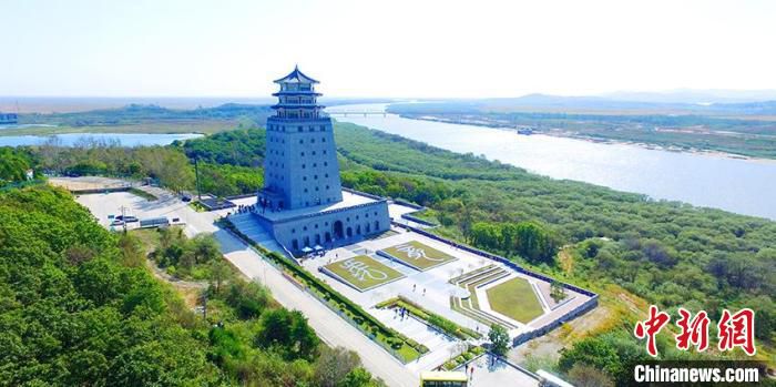 珲春防川景区，站上龙虎阁三国风光尽收眼底。(资料图) 珲春市委宣传部供图