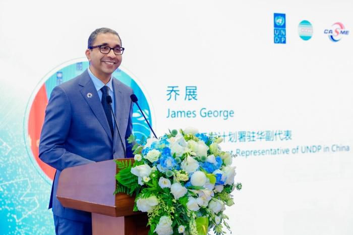 (图为联合国开发计划署驻华副代表乔展)