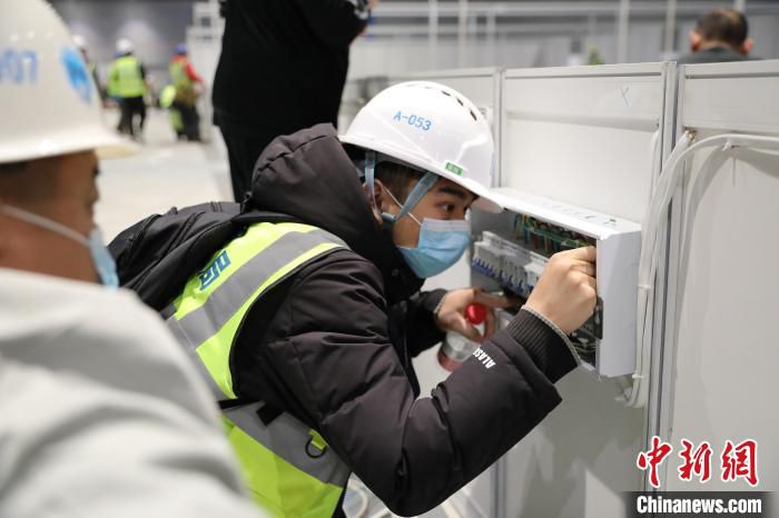 中建二局建设者施工现场。　中建二局供图