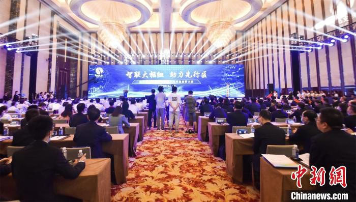 以“智联大枢纽、助力先行区”为主题的科技创新大会在武汉举行 冯泉 摄