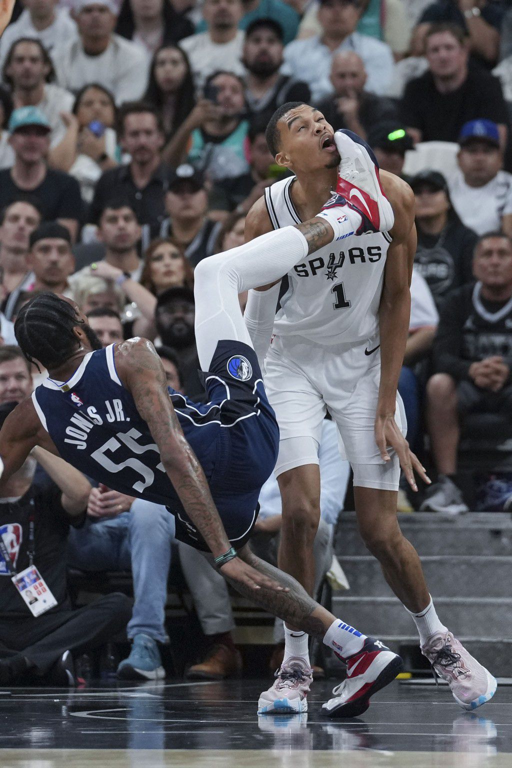 雲班耶馬NBA首秀被上了一課。路透社