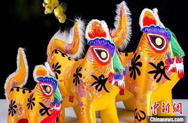 2022年恰逢虎年，黎侯虎及其相关的家纺制品订单暴增。　受访者供图