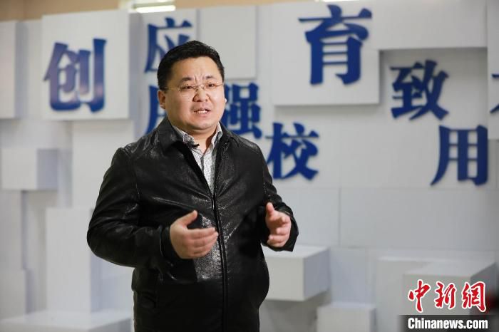 引进的北京大学博士崔积适现任三明学院信息工程学院副院长。　三明学院 供图