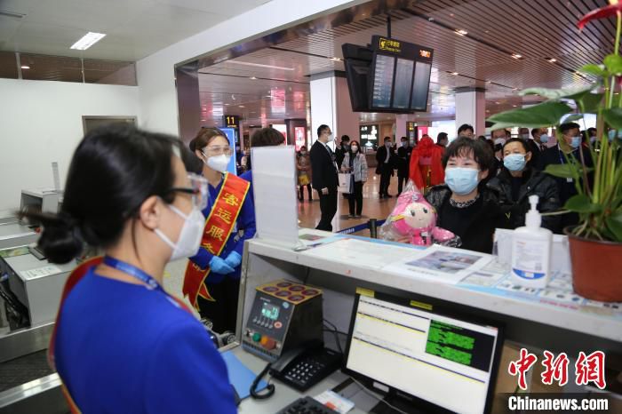 2月18日，位于天津滨海机场2号航站楼到达层进港旅客行李提取大厅内的中转厅正式启用。　王若伊 摄