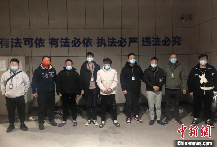 警方抓获团伙主犯。　萧山公安 供图