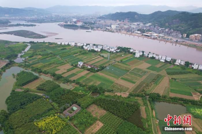 5月27日，记者从中国国家林业和草原局获悉，中国力争到“十四五”(2021至2025年)末，湿地保护率提高到55���料图为航拍闽江边上的福州塔礁洲湿地。 中新社记者 王东明 摄