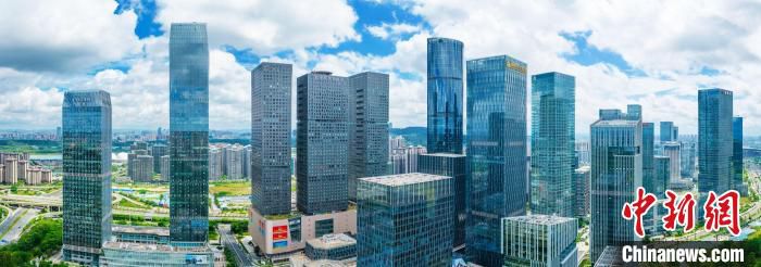中国(广西)自由贸易试验区南宁片区高楼林立(资料图)。　江威颖 摄
