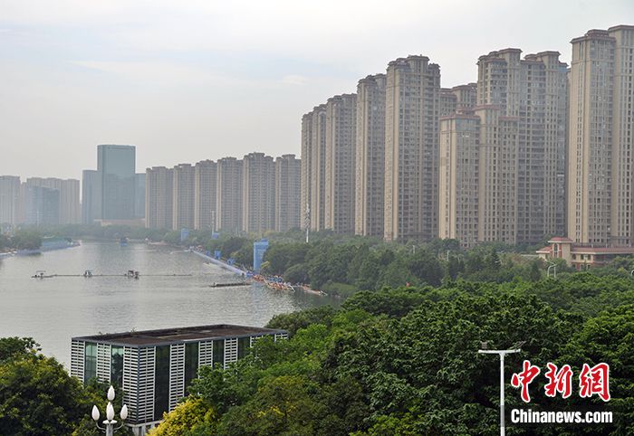 图为福建省福州市区内一处楼群。 中新社记者 张斌 摄
