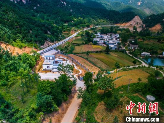 航拍河南农村公路。(资料图) 河南省交通运输厅供图